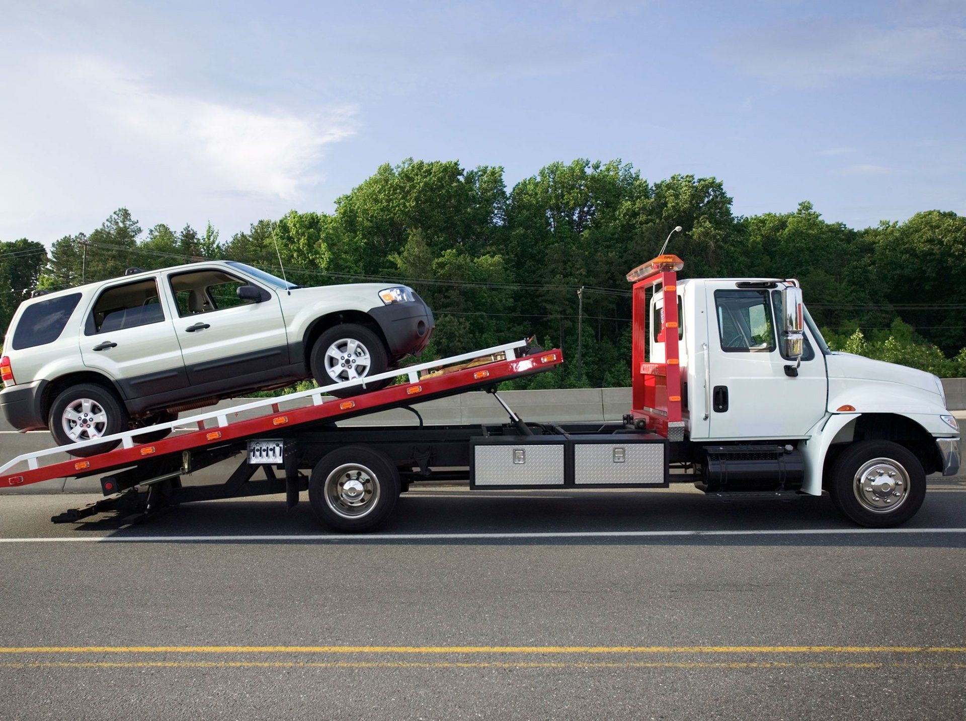 Towing service at Ellmore Auto Collision